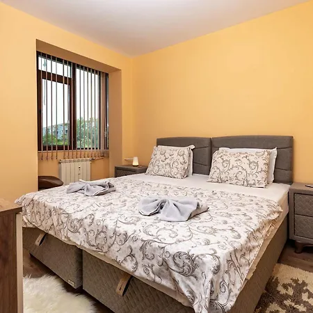 Comfortable Family-friendly 2bd With Terrace By Flat Manаger Διαμέρισμα *