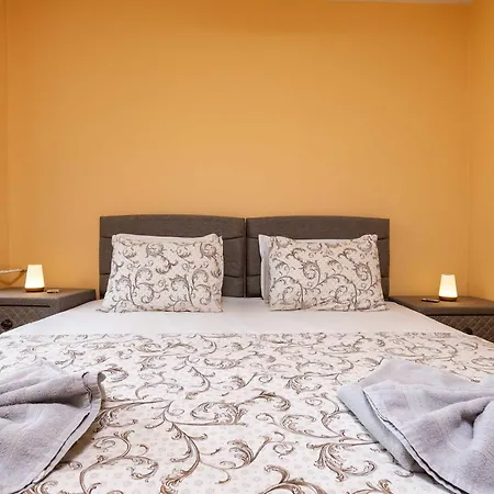 Апартамент Comfortable Family-friendly 2bd With Terrace By Flat Manаger Пловдив