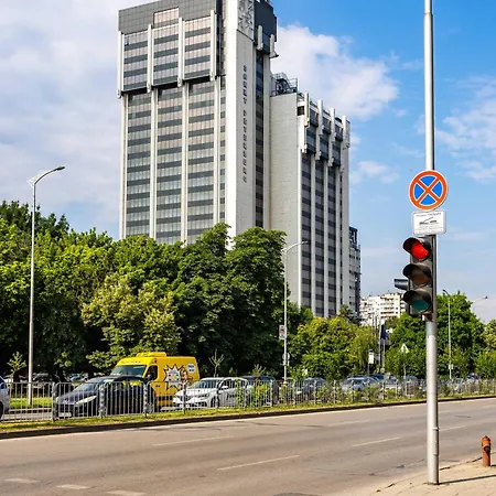 Comfortable Family-friendly 2bd With Terrace By Flat Manаger Апартамент *